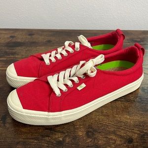 Cariuma Oca Low Top Red Canvas Sneakers Shoes Unisex Women’s 11 Men’s 9.5